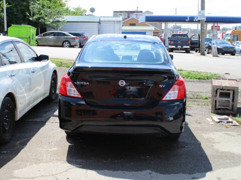 2018 Nissan Versa SV
