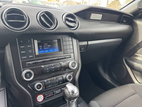 2015 Ford Mustang V6