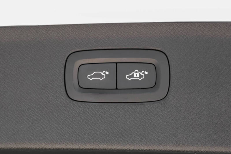 2019 Volvo XC90 T5 Momentum