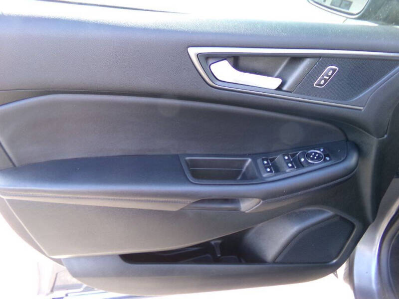 2023 Ford Edge SE