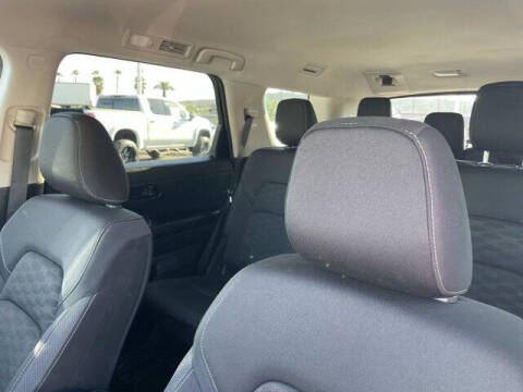 2024 Nissan Pathfinder SV