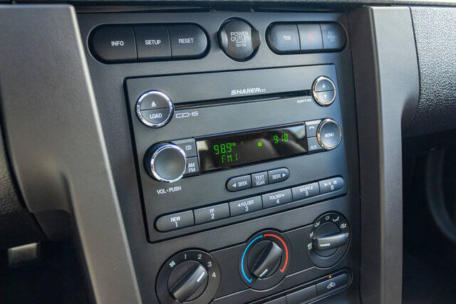 2008 Ford Mustang 16