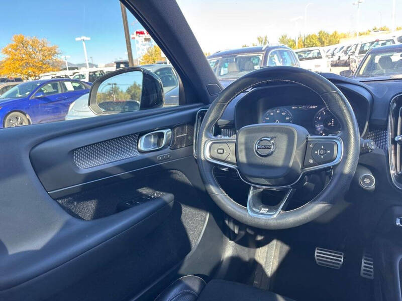 2019 Volvo XC40 T5 R-Design