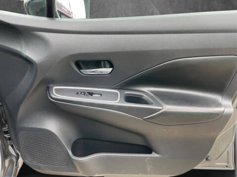 2020 Nissan Versa SR