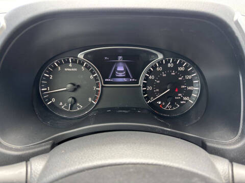 2017 Nissan Pathfinder SL