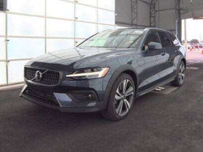2023 Volvo V60 Cross Country B5 Plus