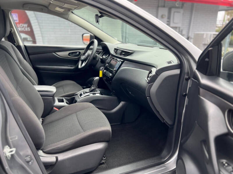 2020 Nissan Rogue Sport SV