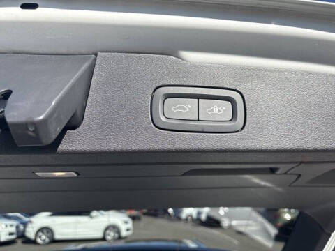 2025 Volvo V60 Cross Country B5 Plus