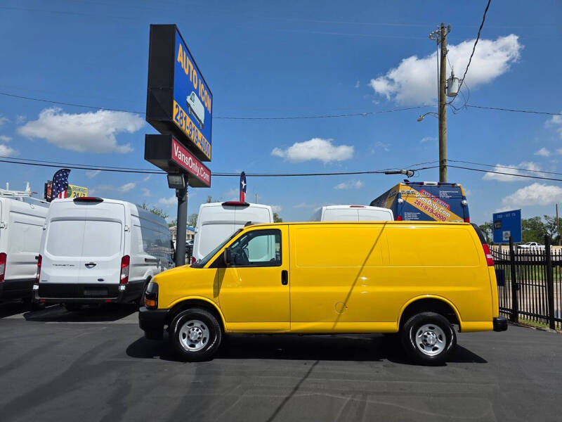 2022 Chevrolet Express 2500