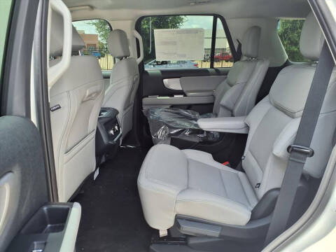 2026 Ford Expedition Active
