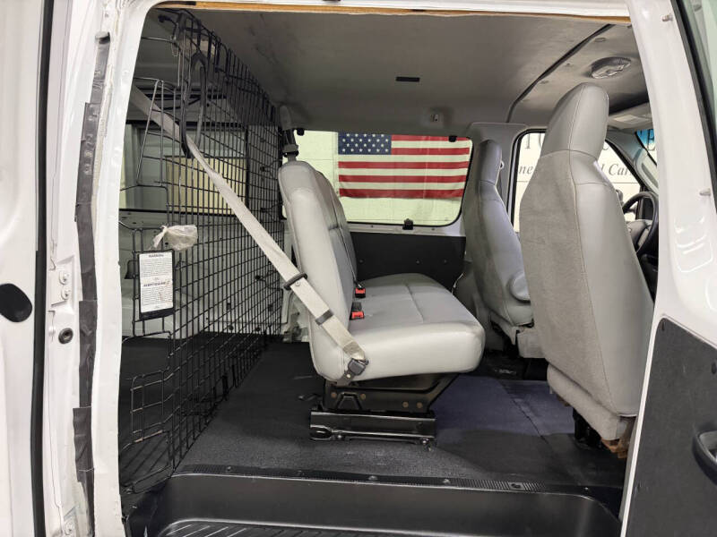 2013 Ford E-Series E-350 SD