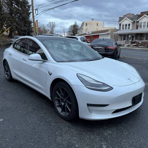 2019 Tesla Model 3 Long Range's photo