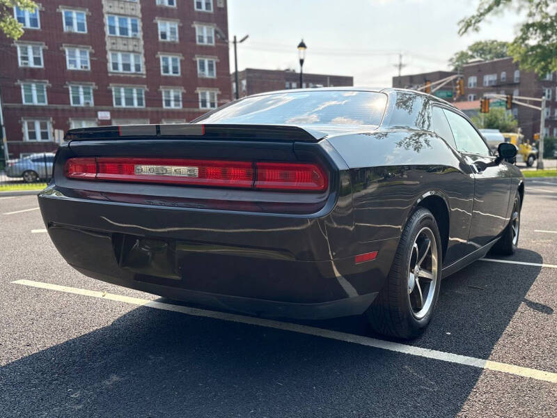 2010 Dodge Challenger SE