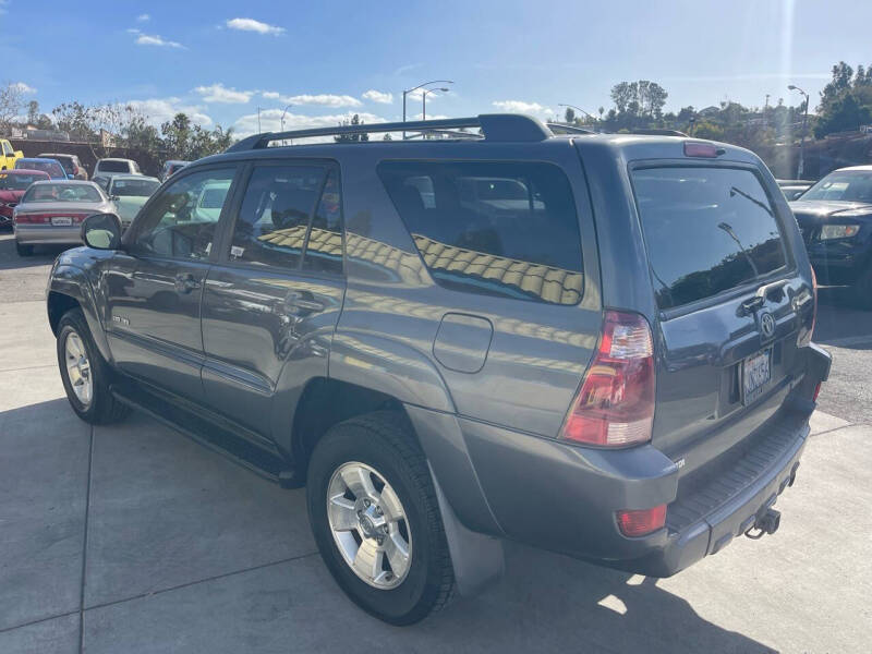 2005 Toyota 4Runner SR5 photo 4