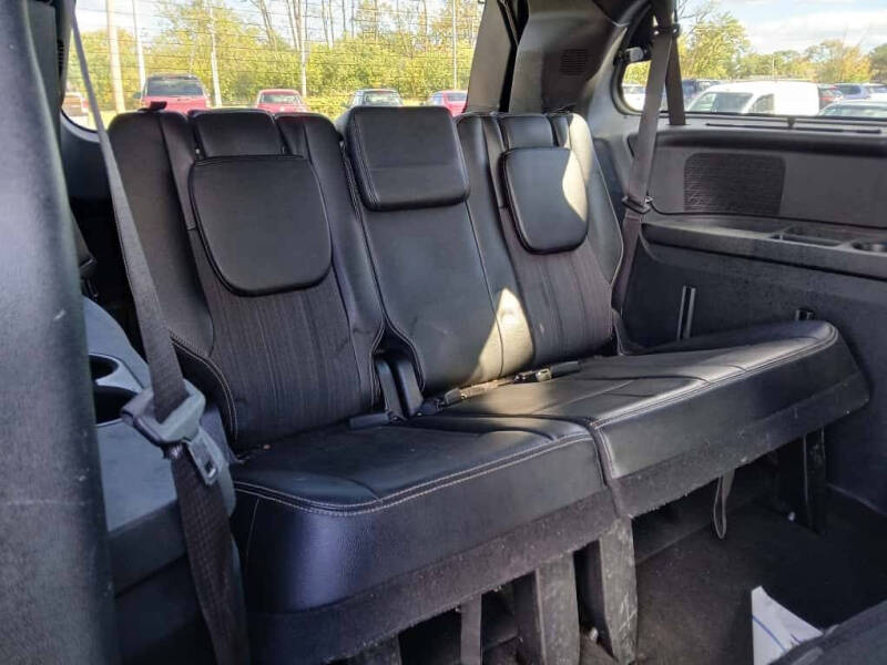 2016 Chrysler Town and Country S