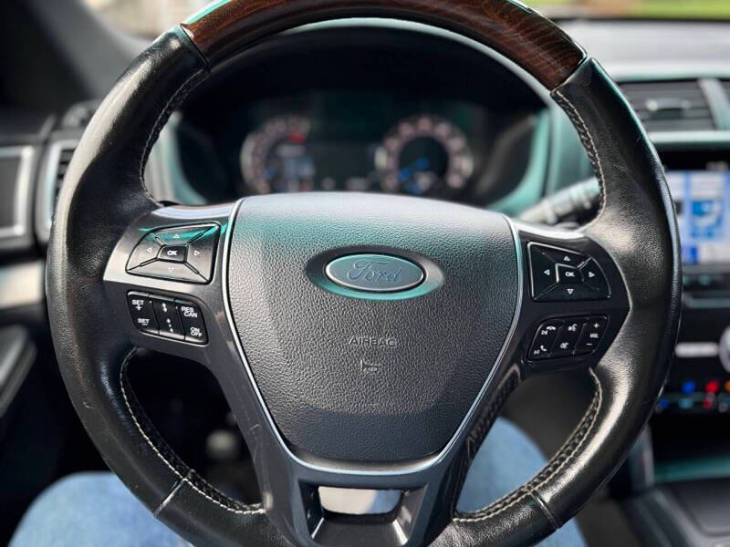 2017 Ford Explorer Platinum