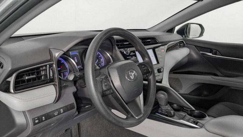 2020 Toyota Camry Hybrid LE