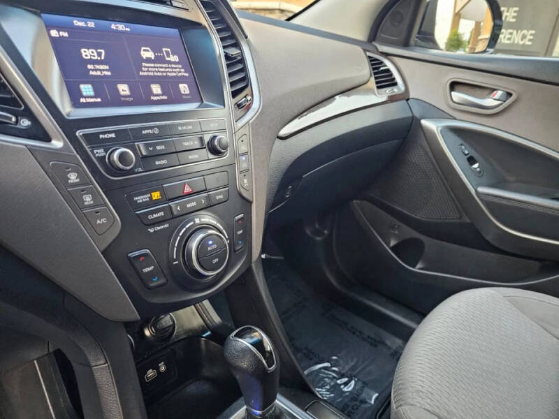 2018 Hyundai Santa Fe SE