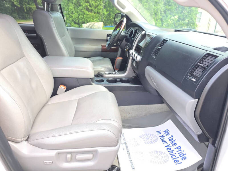 2011 Toyota Sequoia Platinum