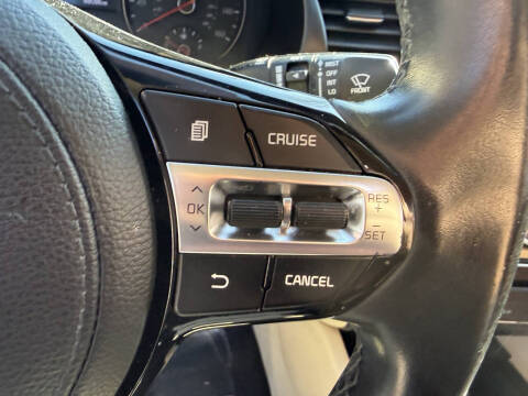 2017 Kia Cadenza Premium