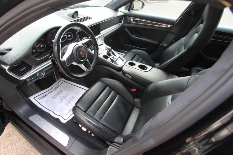 2017 Porsche Panamera Turbo