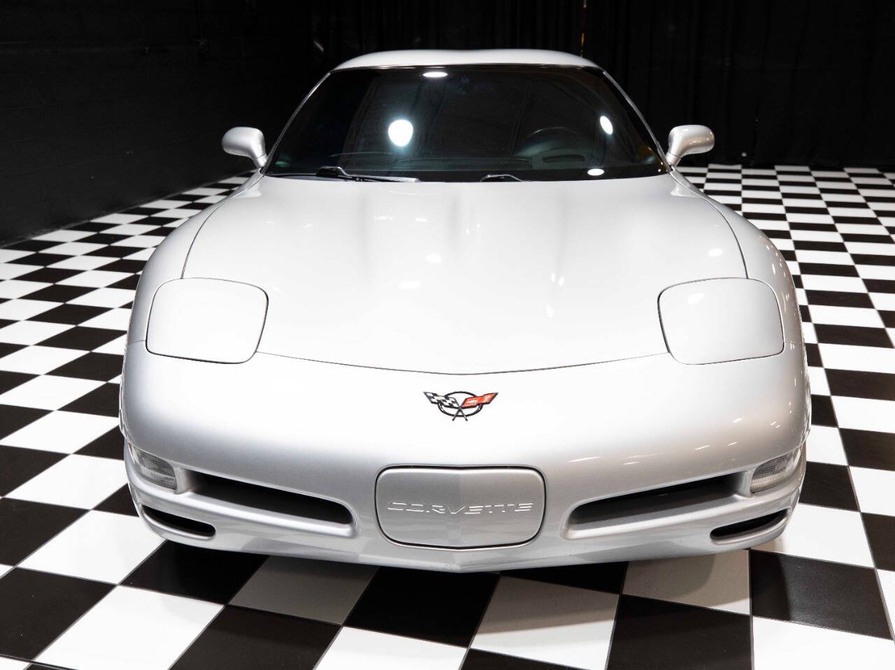 2004 Chevrolet Corvette 11