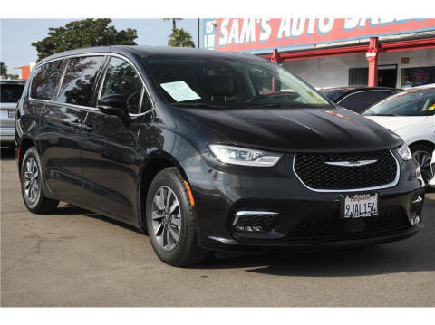 2024 Chrysler Pacifica Plug-In Hybrid Select