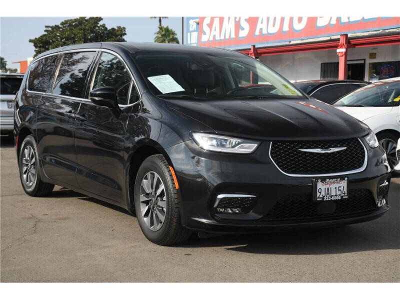 2024 Chrysler Pacifica Plug-In Hybrid Select