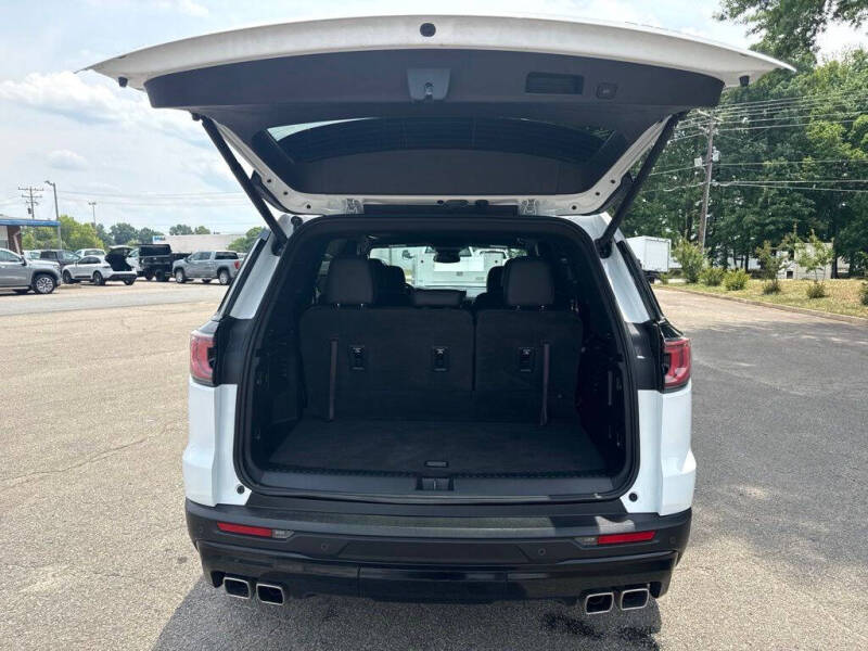 2024 GMC Acadia Elevation