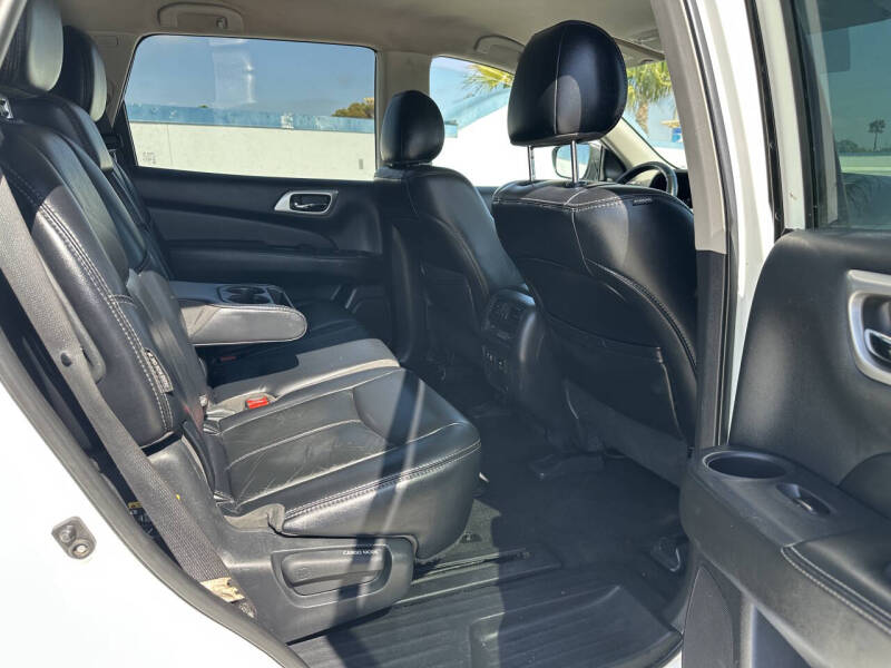 2019 Nissan Pathfinder SL