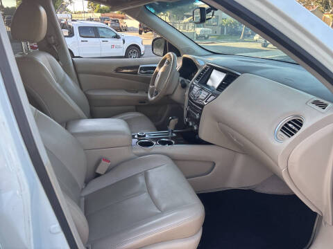 2014 Nissan Pathfinder SL