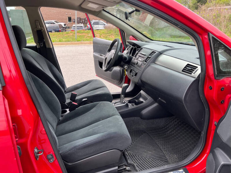 2011 Nissan Versa 1.8 SL
