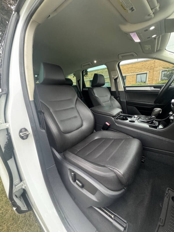 2017 Volkswagen Touareg V6 Sport