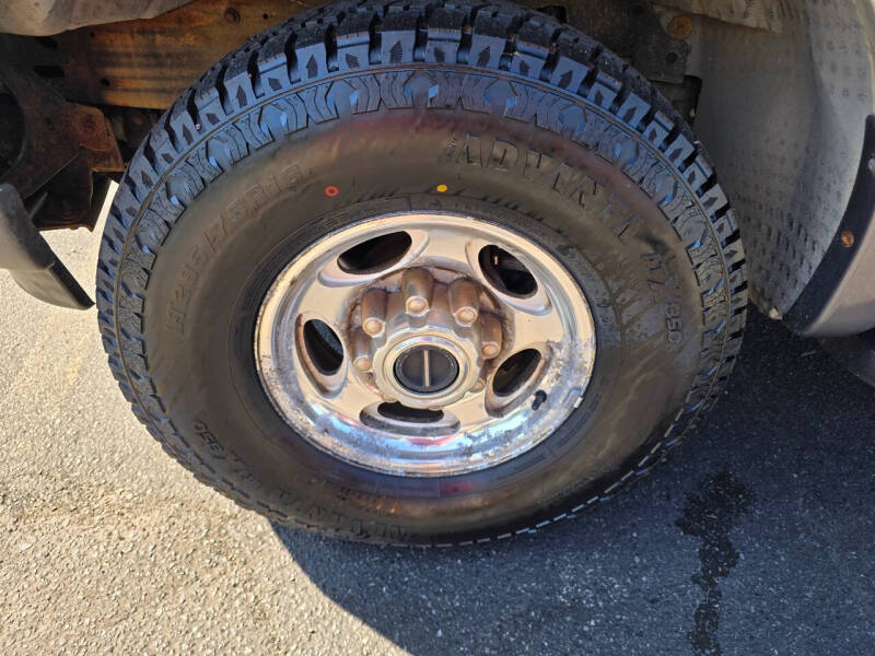 2004 Ford Excursion XLT