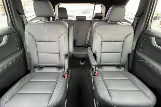 2024 GMC Acadia Elevation