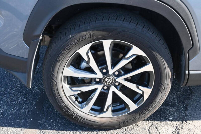 2024 Toyota Corolla Cross XLE