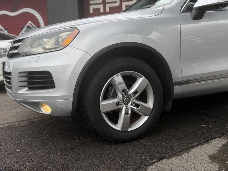 2012 Volkswagen Touareg TDI Lux