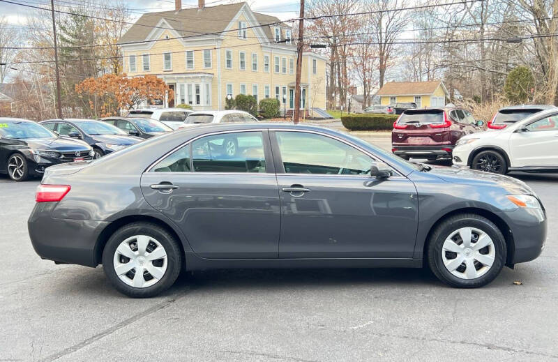 2009 Toyota Camry LE photo 7