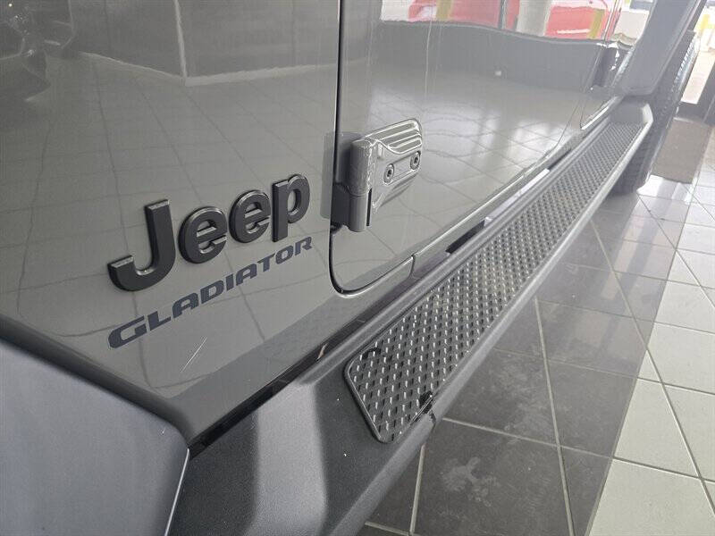 2020 Jeep Gladiator Sport