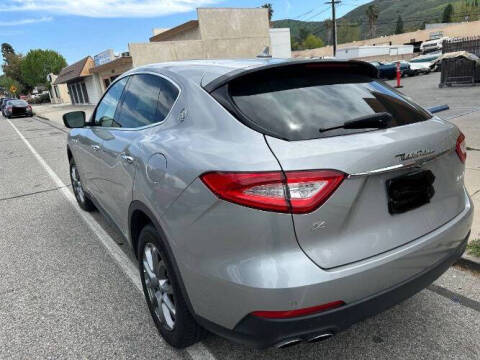 2018 Mitsubishi Levante