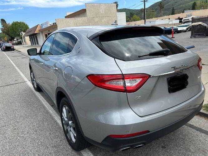 2018 Mitsubishi Levante