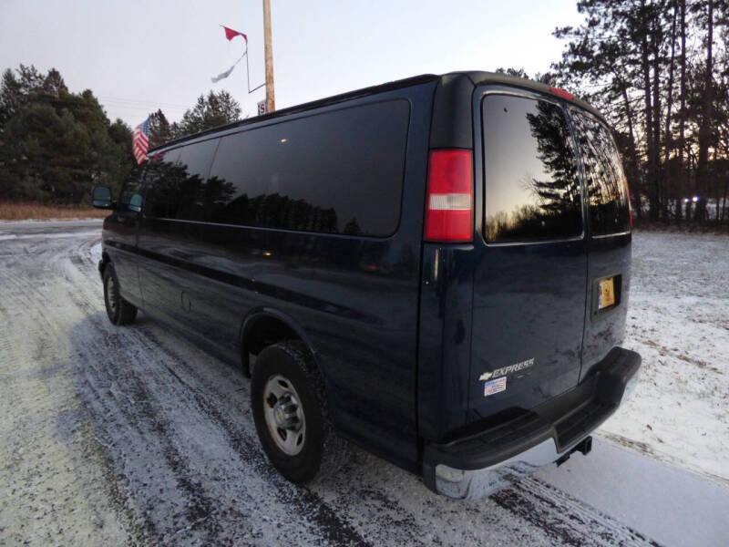 2009 Chevrolet Express LS photo 7