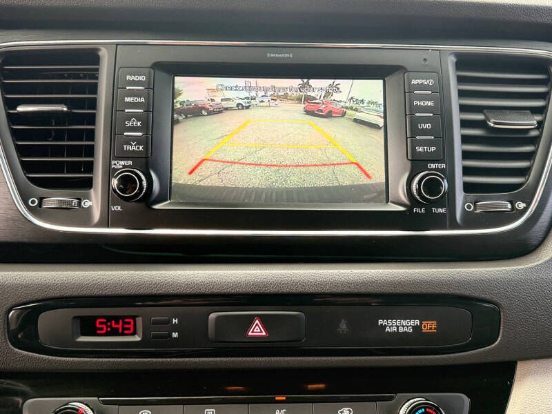 2017 Kia Sedona LX