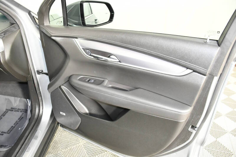 2025 Cadillac XT6 Luxury