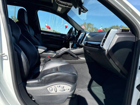 2017 Porsche Cayenne Platinum Edition
