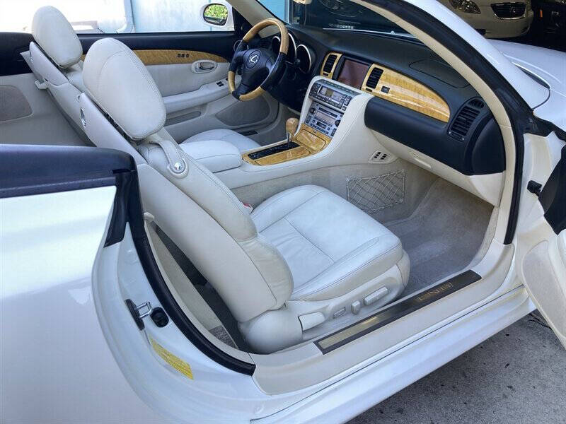 2005 Lexus SC 430