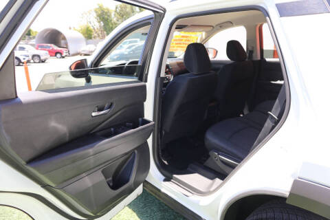 2022 Nissan Pathfinder SV