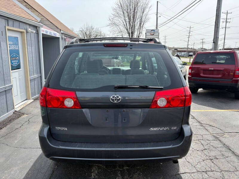 2008 Toyota Sienna CE 7-Passenger