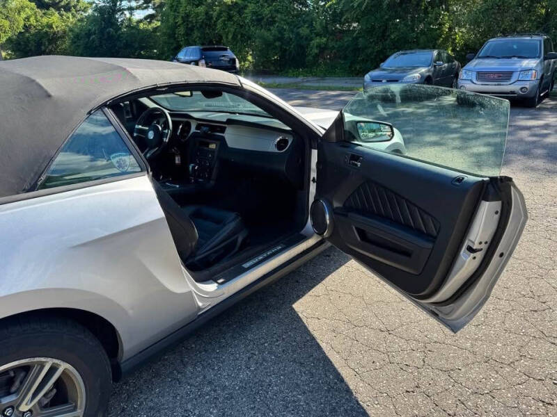 2012 Ford Mustang V6