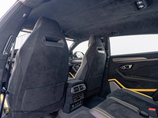 2023 Lamborghini Urus Performante